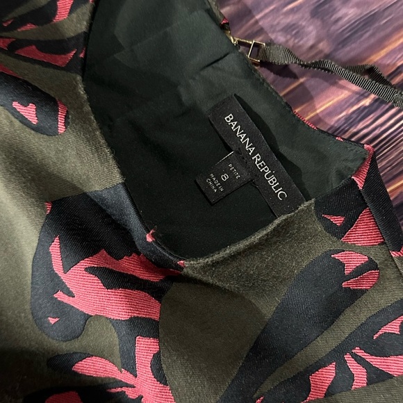 Banana Republic PIECED JACQUARD DROP-WAIST DRESS Stylish Dress in Green and Pink - Picture 5 of 8